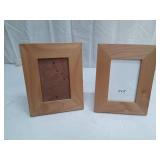 2 Wooden Picture Frames - 4x6