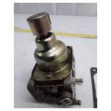 Briggs & Stratton Carburetor Assembly with Gaskets