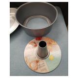 WILTON HEART SHAPE PAN AND ANGEL FOOD PAN