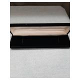 (4) Bead Landing Black Velvet Bracelet Box