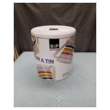 Retro Rainbow Stripe 8-Piece Mug Set with Storage Tin