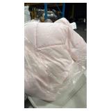 Queen pink comforter  - Retail: $0