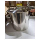 Bayou Classic 30 Quart / 7.5 Gallon Stainless Steel Brew Kettle Pot with Lid