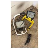Portable Halogen Work Lights Set - Retail: $25