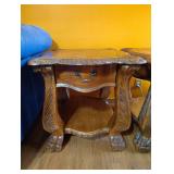 PAIR OF MATCHING WOODEN END TABLES PAIR OF MATCHING WOODEN END TABLES