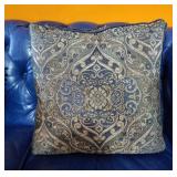 J QUEEN OF NEW YORK THROW PILLOWS J QUEEN OF NEW YORK THROW PILLOWS