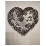 VINTAGE METAL HEART SHAPED DECORATIVE PLATE VINTAGE METAL HEART SHAPED DECORATIVE PLATE
