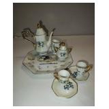 VINTAGE MINIATURE TEA SET VINTAGE MINIATURE TEA SET