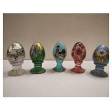 HAND PAINTED FENTON GLASS EGGS ON STANDS HAND PAINTED FENTON GLASS EGGS ON STANDS
