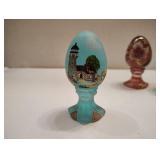 HAND PAINTED FENTON GLASS EGGS ON STANDS HAND PAINTED FENTON GLASS EGGS ON STANDS