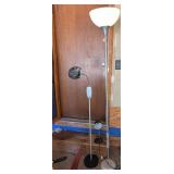 FLOOR LAMP, NEW BATTERY OPERATED LED LAMP, AND DESK LAMP FLOOR LAMP, NEW BATTERY OPERATED LED LAMP, AND DESK LAMP
