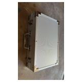 NIP PACKAGE ART SUPPLIES KIT IN ALUMINUM CASE NIP PACKAGE ART SUPPLIES KIT IN ALUMINUM CASE