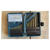 ASSORTMENT DRILL BITS IN HARD CASE MOSTLY BOSCH ASSORTMENT DRILL BITS IN HARD CASE MOSTLY BOSCH