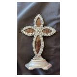 AMBER GLASS AND METAL CROSS DECOR APPROXIMATELY NINE INCHES TALL AMBER GLASS AND METAL CROSS DECOR APPROXIMATELY NINE INCHES TALL