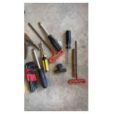 HAND TOOLS ASSORTMENT, LARGE MASONS TROWEL, AND BATTERY OPERATED HEADLAMP HAND TOOLS ASSORTMENT, LARGE MASONS TROWEL, AND BATTERY OPERATED HEADLAMP