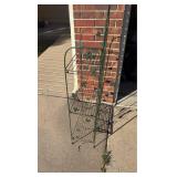FOLDING WIRE SHELF WITH IVY DECOR APPROXIMATELY 4.5 FOOT, BY 1 FOOT 8 INCHES WIDE, 10 INCHES DEEP FOLDING WIRE SHELF WITH IVY DECOR APPROXIMATELY 4.5 FOOT, BY 1 FOOT 8 INCHES WIDE, 10 INCHES DEEP