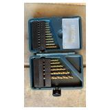 ASSORTMENT DRILL BITS IN HARD CASE MOSTLY BOSCH ASSORTMENT DRILL BITS IN HARD CASE MOSTLY BOSCH