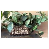 HANGING METAL FLOWER HOLDER AND FAUX GRAPEVINE PLANT BASKET HANGING METAL FLOWER HOLDER AND FAUX GRAPEVINE PLANT BASKET