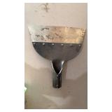 SHARPENED FLAT SHOVEL HEAD SHARPENED FLAT SHOVEL HEAD