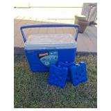 Coleman 28-Quart Cooler with Ice Packs Coleman 28-Quart Cooler with Ice Packs
