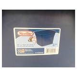 (5) Like New Totes with Lids (5) Like New Totes with Lids