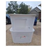 (2) Totes with Lids - Both 12 Quart (2) Totes with Lids - Both 12 Quart