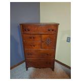 Beautiful Curved Top, Dresser with Cabinet Beautiful Curved Top, Dresser with Cabinet