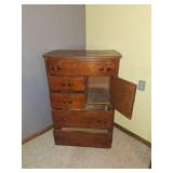 Beautiful Curved Top, Dresser with Cabinet Beautiful Curved Top, Dresser with Cabinet