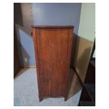 Beautiful Curved Top, Dresser with Cabinet Beautiful Curved Top, Dresser with Cabinet