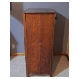 Beautiful Curved Top, Dresser with Cabinet Beautiful Curved Top, Dresser with Cabinet