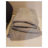 Threshold Queen Size Comforter Set with 2 Shams, and Coordinating Sheet Set