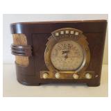 Antique Zenith Long Distance Electric Tube Radio - Model # 6-B-321 - Round Dial - Bakelite Knobs - Bent Wood Case - Sold by Swan Radio Service - 18in W x 9in D x 11.5in T - Powers on with Sound!