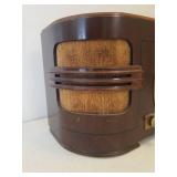 Antique Zenith Long Distance Electric Tube Radio - Model # 6-B-321 - Round Dial - Bakelite Knobs - Bent Wood Case - Sold by Swan Radio Service - 18in W x 9in D x 11.5in T - Powers on with Sound!