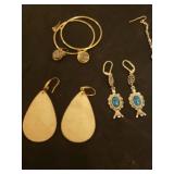 Large Lot of Vintage Ladies Fashion Earrings