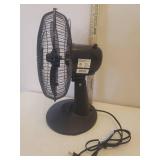PELONIS 3 Speed Oscillating Fan - Works