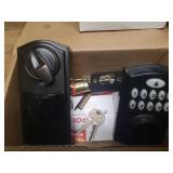 Kwikset SMARTCODE 913 Touchpad Electronic Motorized Deadbolt & SMARTCODE 917 Residential Electronic Lever Keyless Entry/Keypad