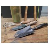 Gardening/Pruning Hand Tools, Garden Stake & NIP Craftsman Mulching/Mower Blade
