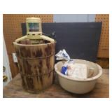 Vintage WHITE MOUNTAIN Electric Ice Cream Freezer - with Rock Salt, Measuring Cup, and Vintage Recipes