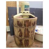 Vintage WHITE MOUNTAIN Electric Ice Cream Freezer - with Rock Salt, Measuring Cup, and Vintage Recipes