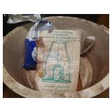 Vintage WHITE MOUNTAIN Electric Ice Cream Freezer - with Rock Salt, Measuring Cup, and Vintage Recipes