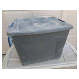 Extra Large Rubbermaid Storage Tub on Wheels with Lid, Sterilite 22 Gallon Tub with Lid, and 11 Various Extra Tub Lids