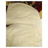 Buffy Cloud Cooling Comforter Queen/Full- White Comforter Queen for Hot Sleepers, Machine Washable Lightweight Fluffy All-Season Temperature-Regulating Eucalyptus Lyocell Duvet Insert - Retail: $200 Buffy Cloud Cooling Comforter Queen/Full- White Comforter Queen for Hot Sleepers, Machine Washable Lightweight Fluffy All-Season Temperature-Regulating Eucalyptus Lyocell Duvet Insert - Retail: $200