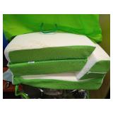 CHxxy Foldable Mattress with Pillow- 4 Inch Memory Foam Tri-fold for Adults&Kids- Portable Folding Floor Tent, Camper, RV Travel, Guest - Retail: $104 CHxxy Foldable Mattress with Pillow- 4 Inch Memory Foam Tri-fold for Adults&Kids- Portable Folding Floor Tent, Camper, RV Travel, Guest - Retail: $104