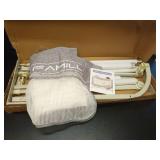 Famill Brand Bed Safety Rail Guard - Retail: $25 Famill Brand Bed Safety Rail Guard - Retail: $25