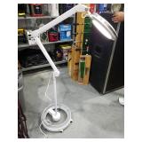 Esthetician Adjustable LED Rolling Light Magnifying with Stand