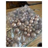 Miscellaneous lot of ornaments