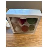 6 count Ornament set