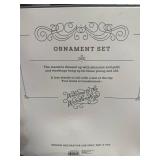 6 count Ornament set