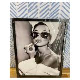 AIANHUA Black and White Lips Canvas Wall Art Old Hollywood Print Fashion Wall Art Trendy Wall Decor Girl Dorm Room Decor Woman Bathroom Pictures Artworks for Wall