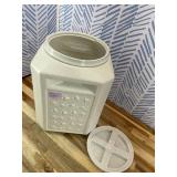 Gamma2 Vittles Vault Pet Food Storage Containers - Sealed Dog and Cat Food Storage Container, Fits up to 35lbs, Made in the USA - 12"L x 16.75"H